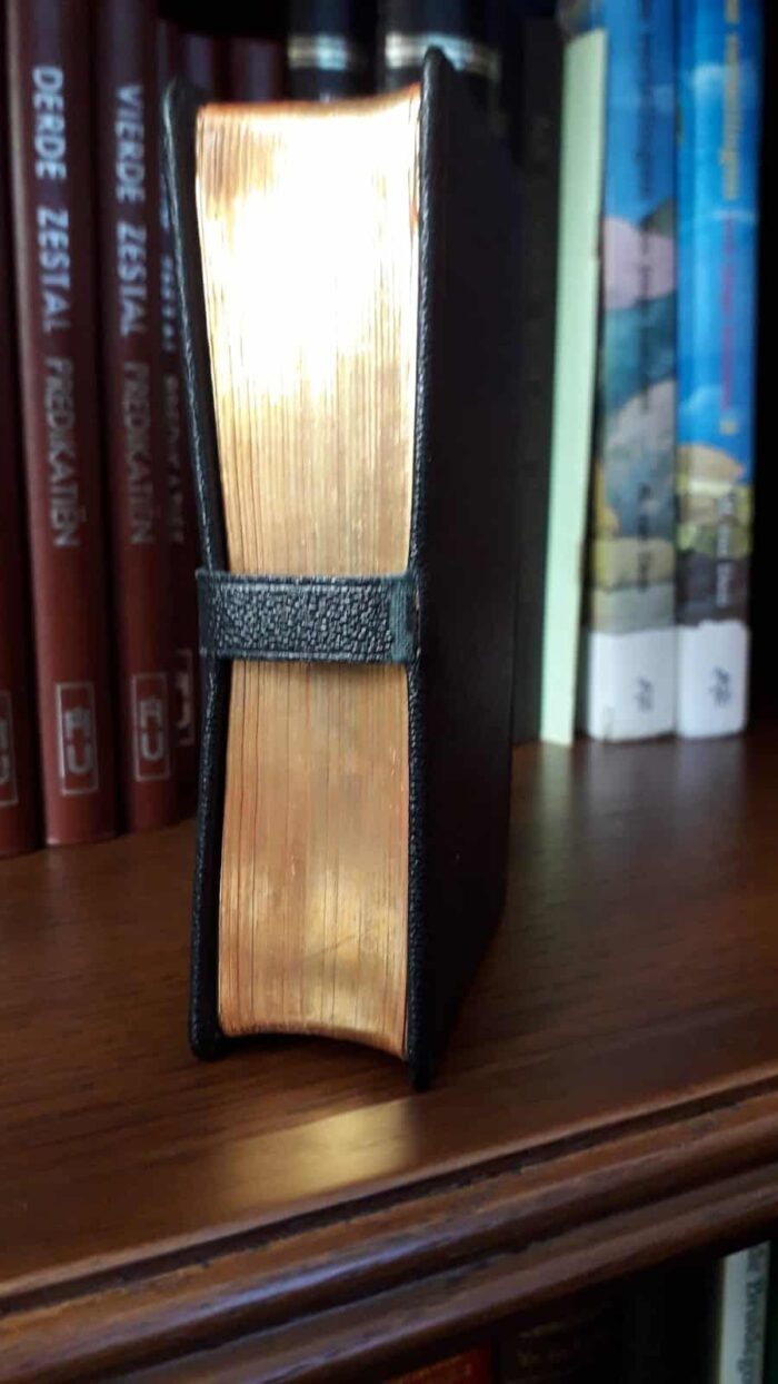Datheen, P.: Nieuwe testament en de psalmen van Datheen. Mooie uitvoering met goudsnee.